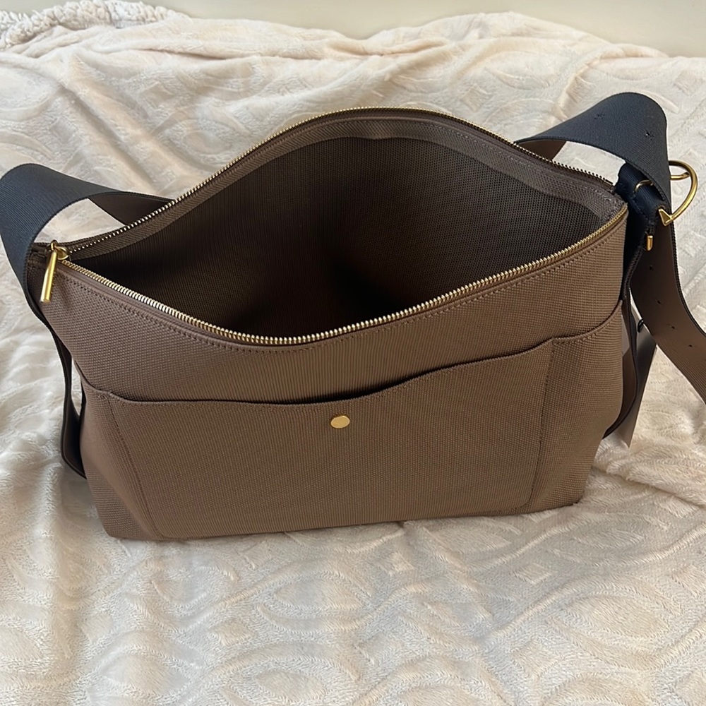 Cuyana Recycled Sling bag